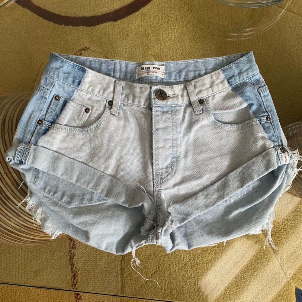 Two-Toned One Teaspoon Shorts Size 26